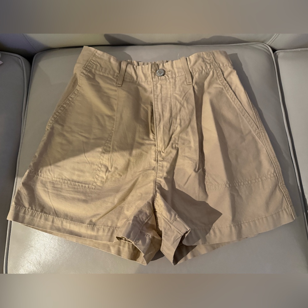 Levi’s khaki shorts, high waisted, 💯 cotton, size 24